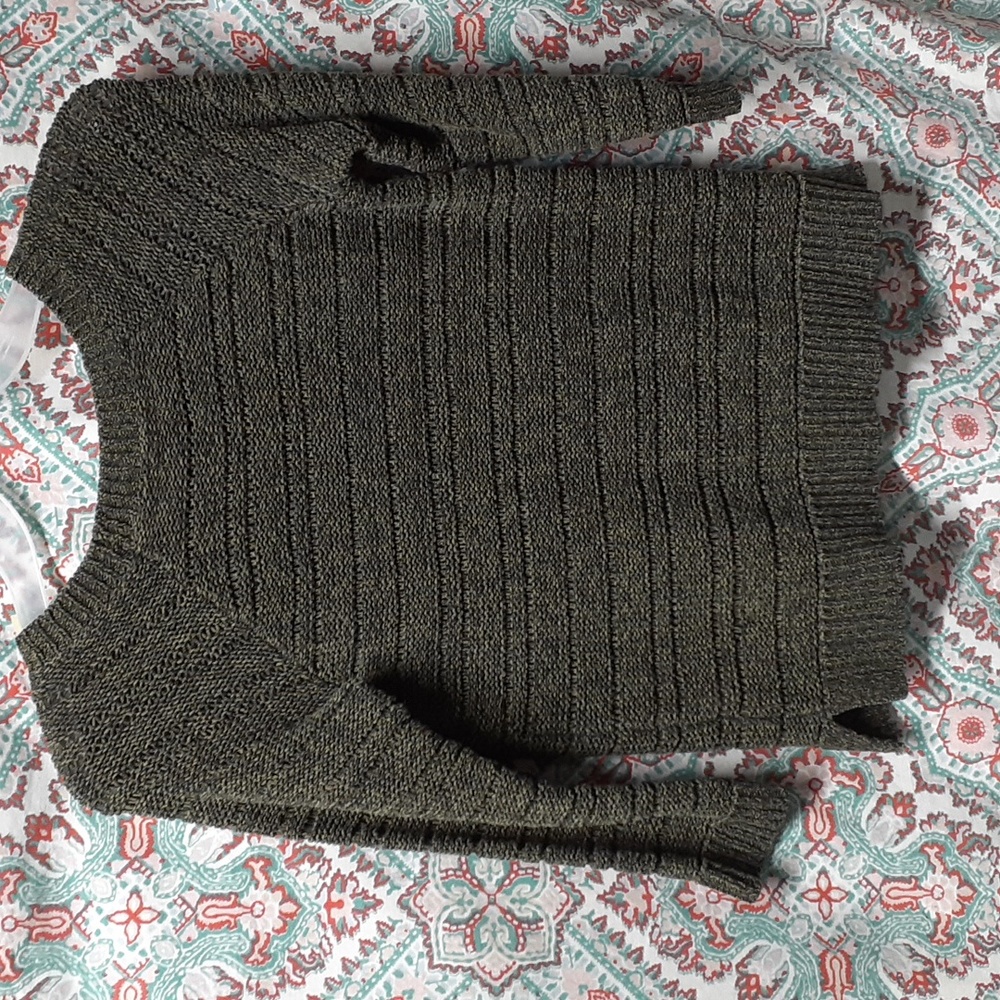 NWOT Apt 9 Olive Green Sweater, Size S - Picture 5 of 8